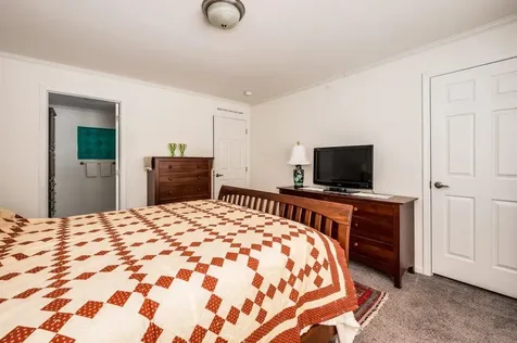 17 Ashleigh Way Rochester NH 03867