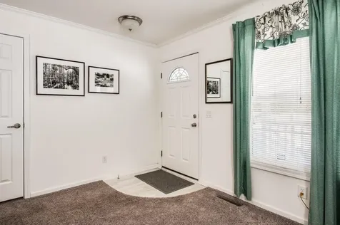 17 Ashleigh Way Rochester NH 03867