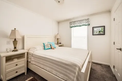 17 Ashleigh Way Rochester NH 03867