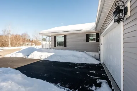 17 Ashleigh Way Rochester NH 03867