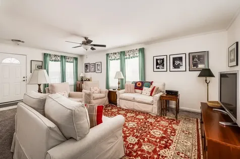 17 Ashleigh Way Rochester NH 03867