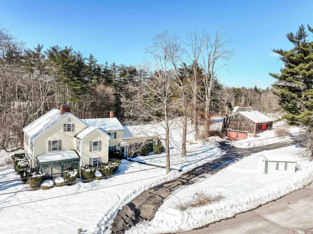 25 Old Milford Road Amherst NH 03031