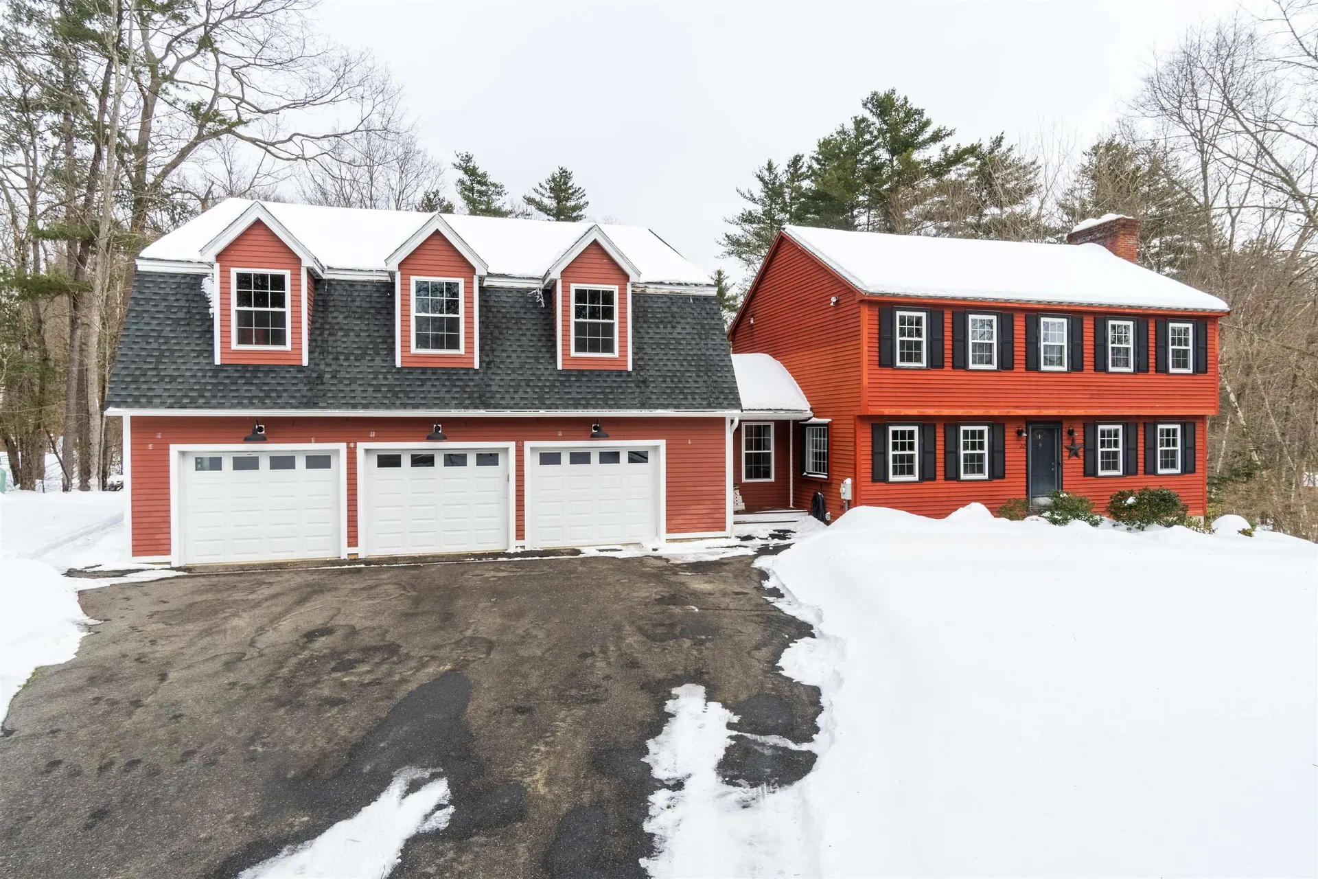 22 Helen Drive Hooksett NH 03106