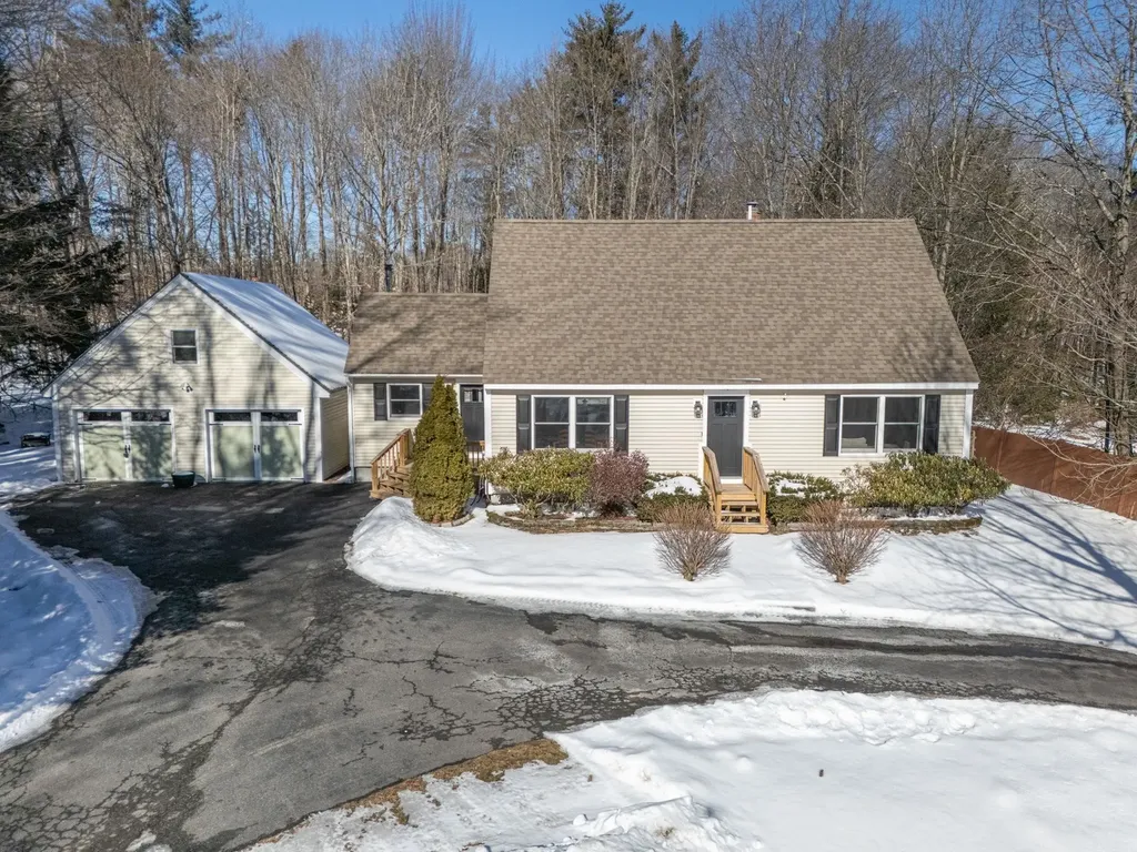 60 Meeting Hill Road Hillsborough NH 03244