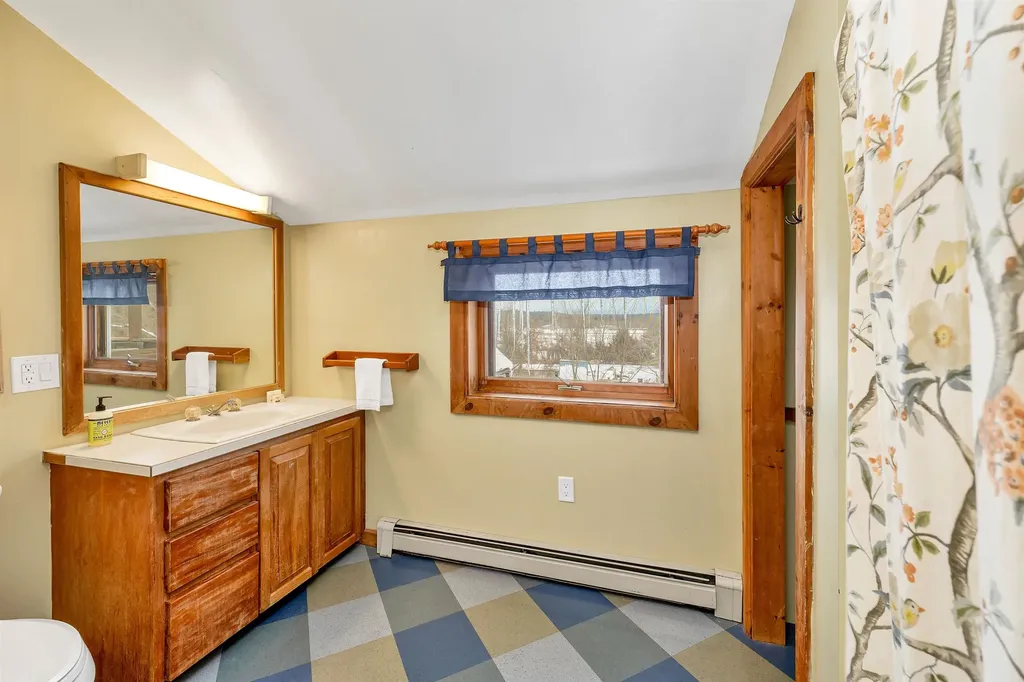 60 Old Lake Shore Road Gilford NH 03249