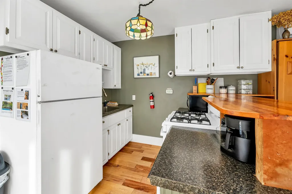 60 Old Lake Shore Road Gilford NH 03249