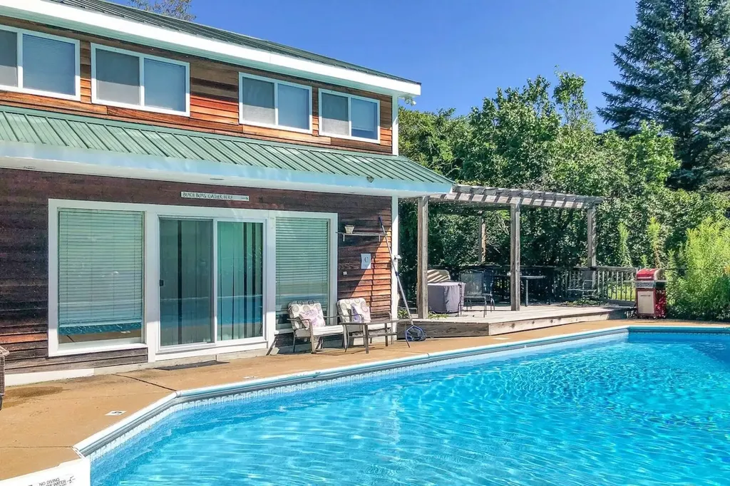 60 Old Lake Shore Road Gilford NH 03249