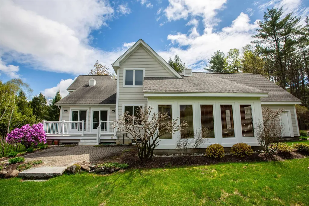 12 Southwest Spur Road Thornton NH 03285