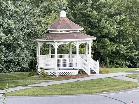 5 Crosswoods Path Boulevard Merrimack NH 03054