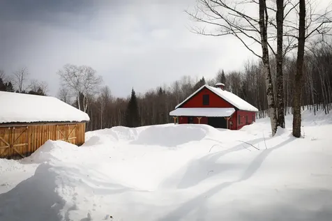 93 Dog Wood Lane Lyndon VT 05851