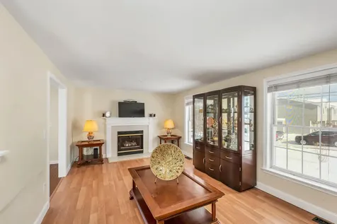 674 Wellington Hill Road Manchester NH 03104