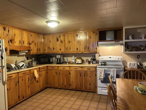 147 Davis Road Plymouth VT 05056