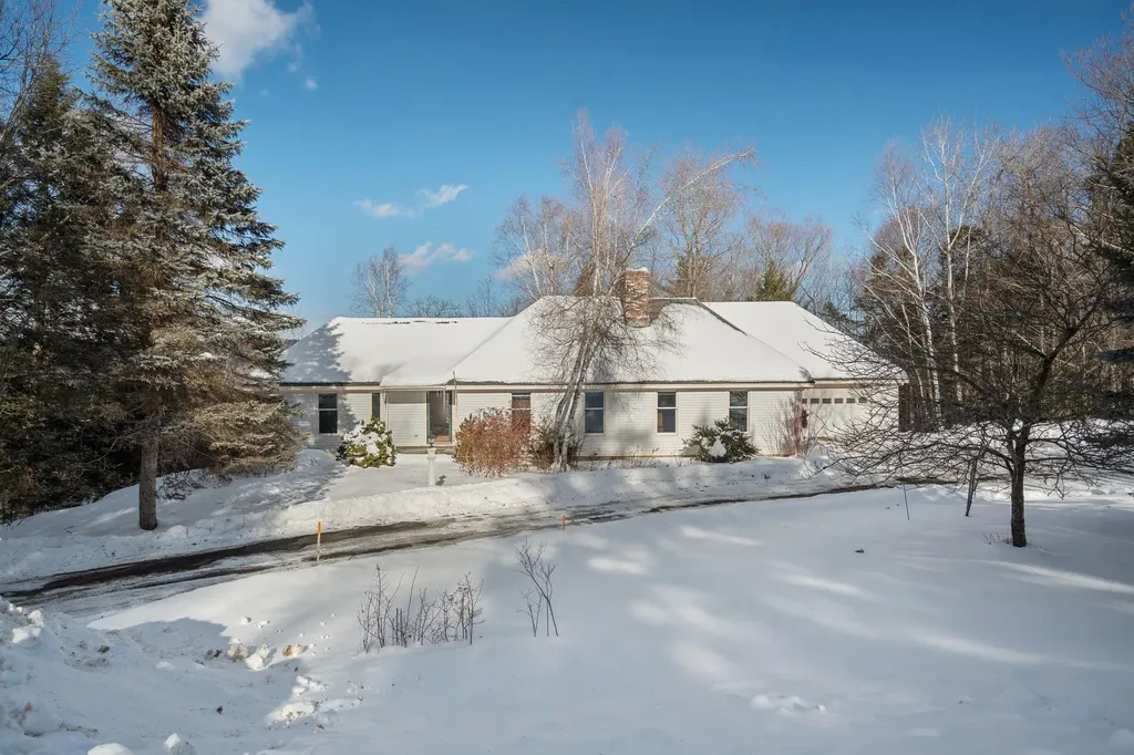 82 Quarry Road New London NH 03257