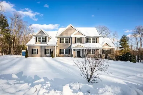28 Elva Drive Goffstown NH 03045