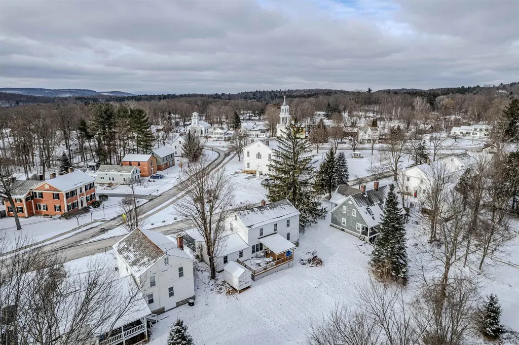 95 On The Green Poultney VT 05764