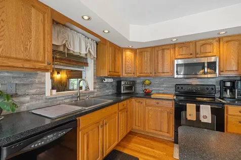 6 Boulder Pass Hillsborough NH 03244