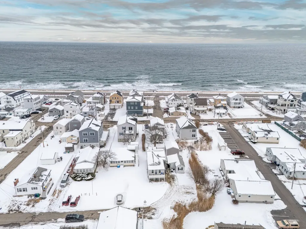 4-6 Pearl Street Hampton NH 03842