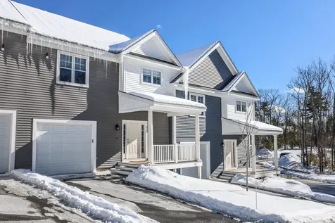 217 Knollwood Way Manchester NH 03102