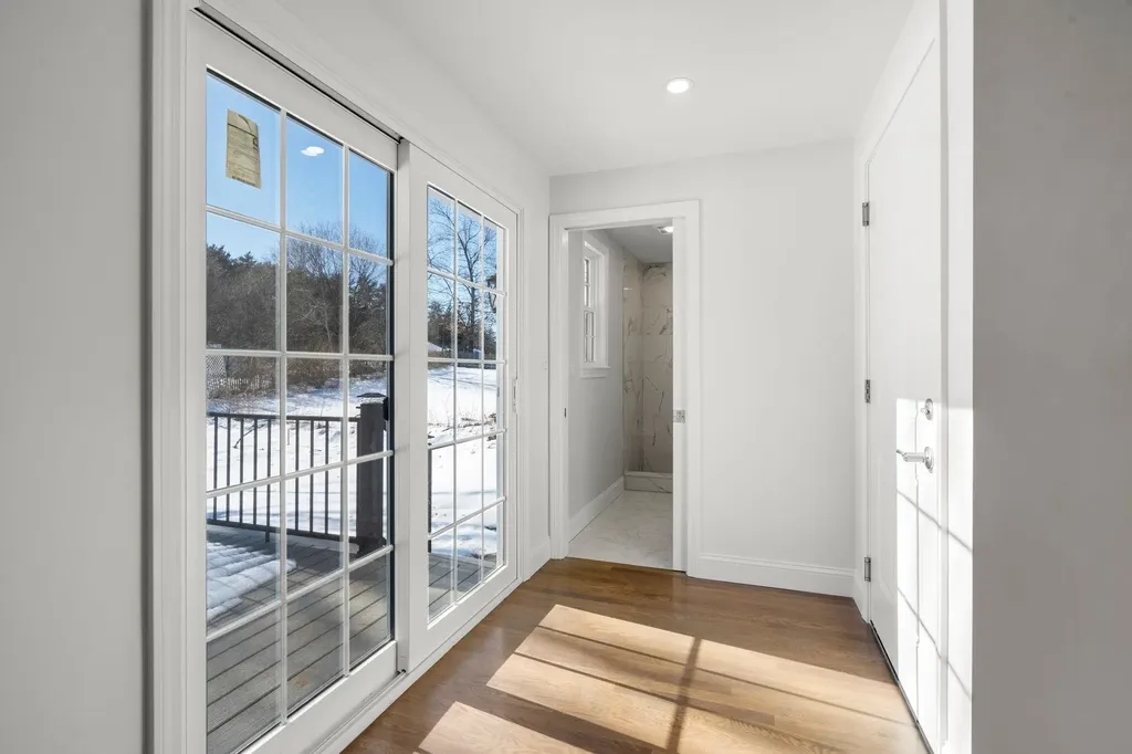 8 Spruce Street Hudson NH 03051