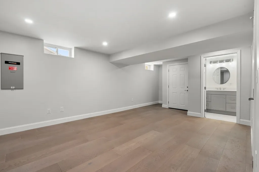 8 Spruce Street Hudson NH 03051