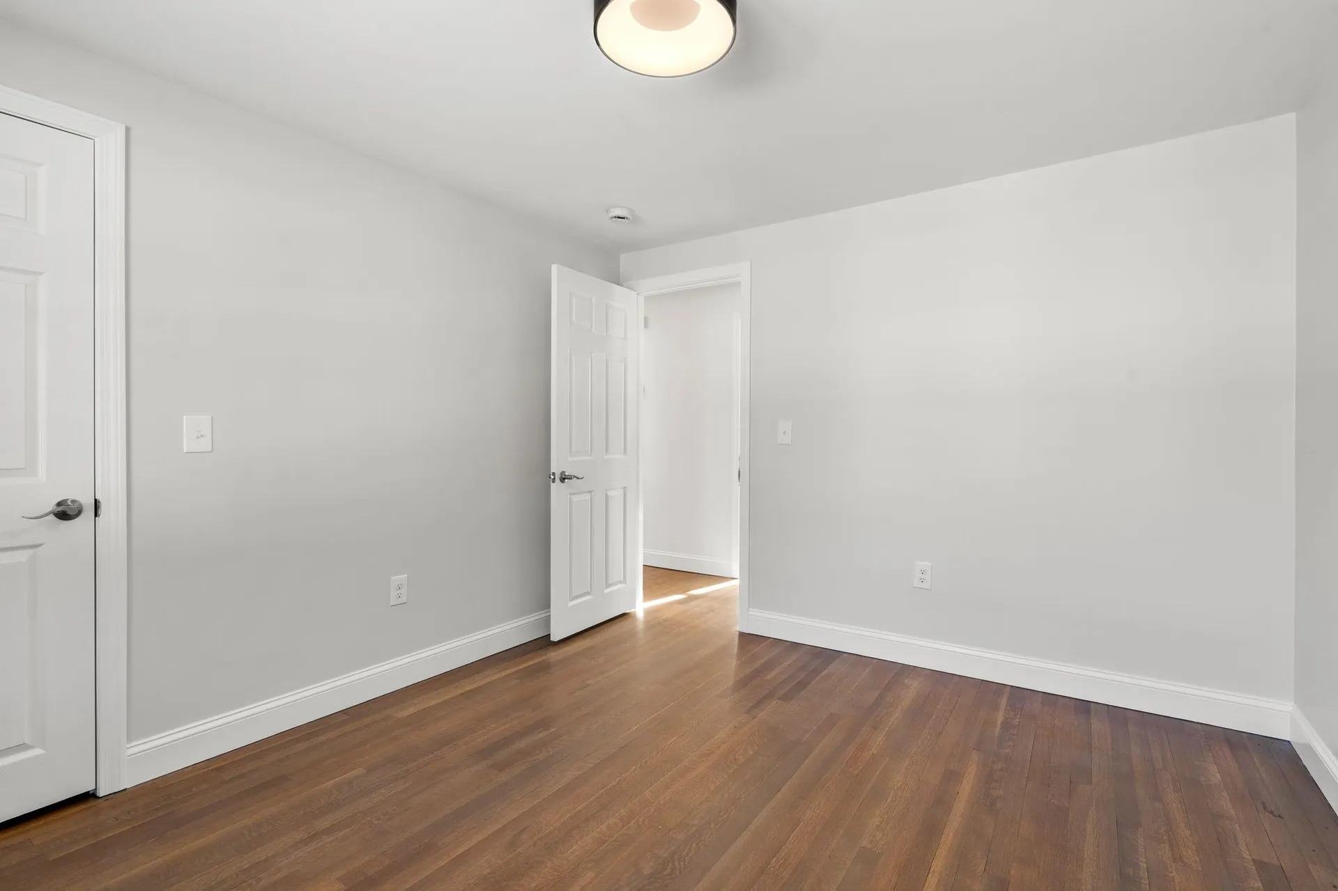 8 Spruce Street Hudson NH 03051