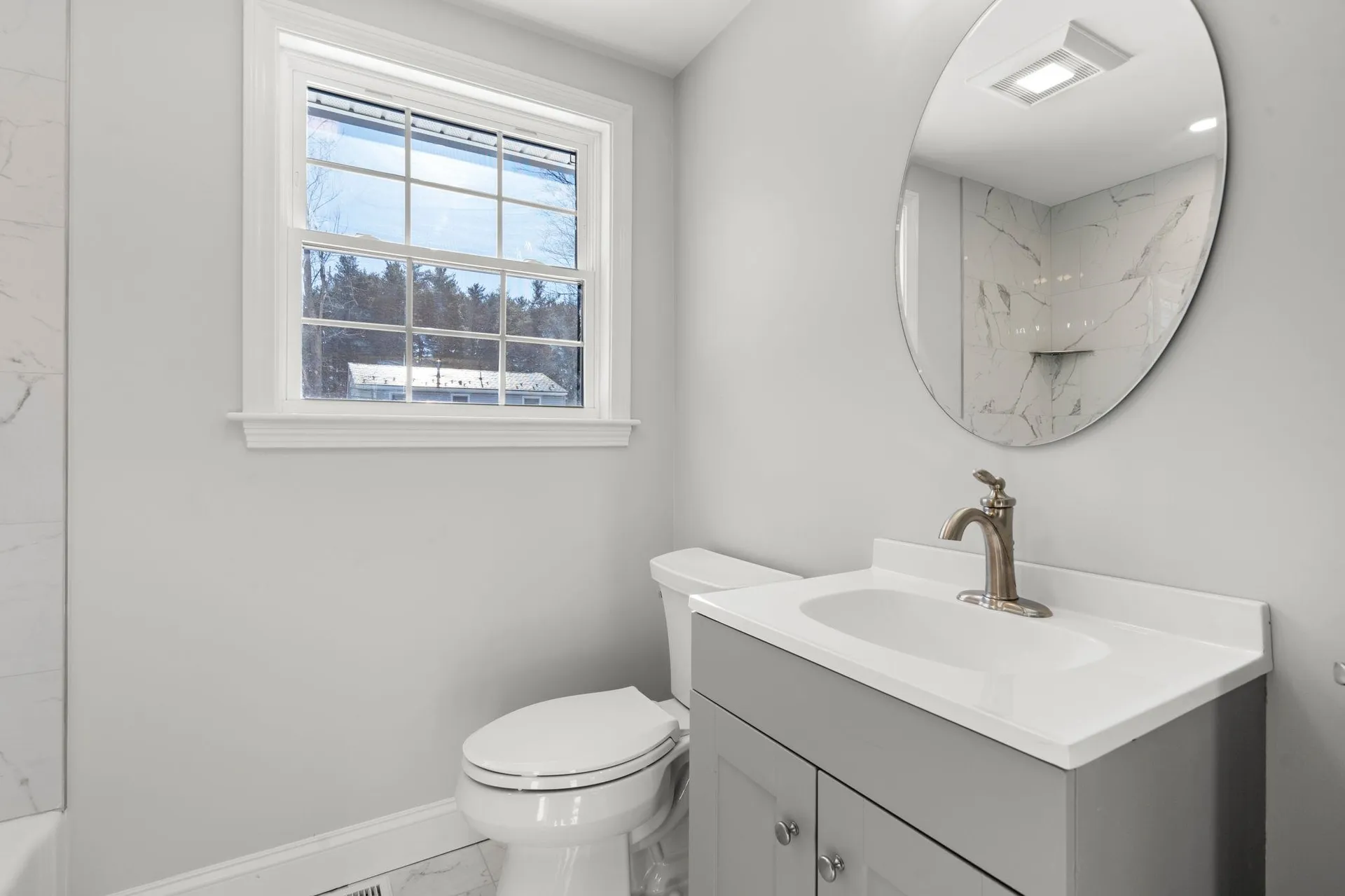 8 Spruce Street Hudson NH 03051