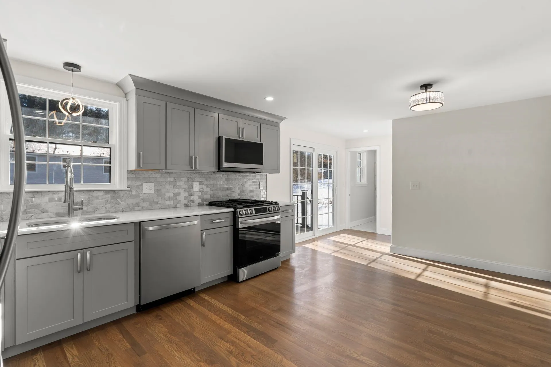 8 Spruce Street Hudson NH 03051