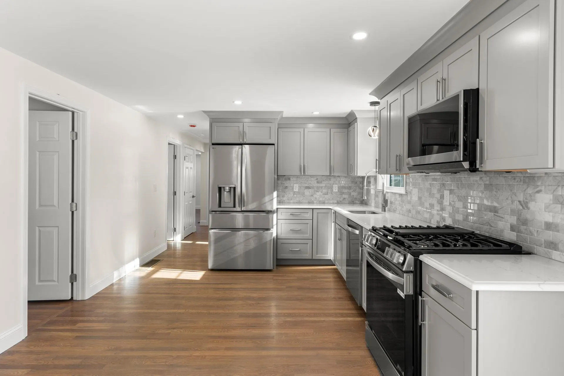 8 Spruce Street Hudson NH 03051