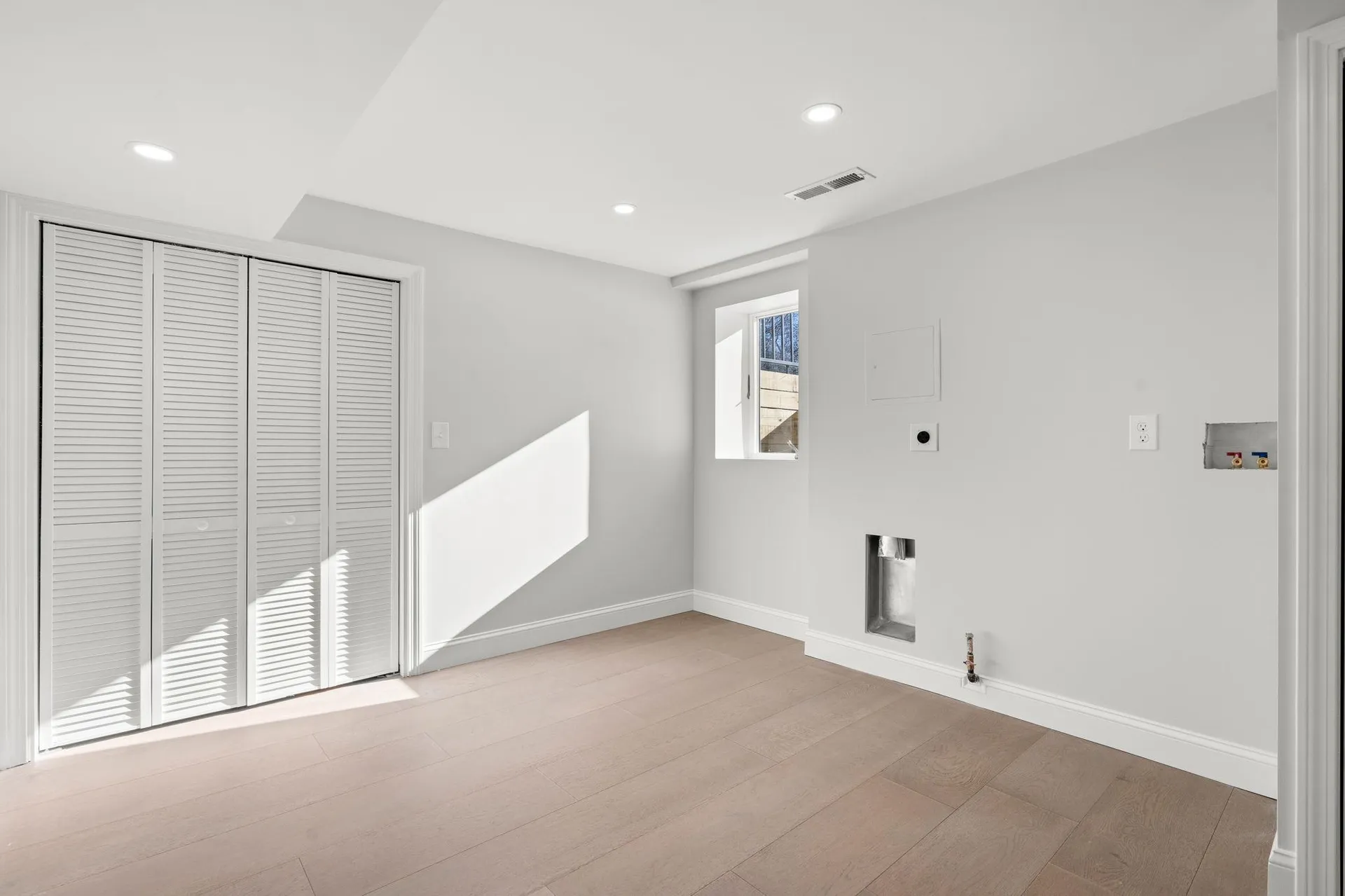 8 Spruce Street Hudson NH 03051