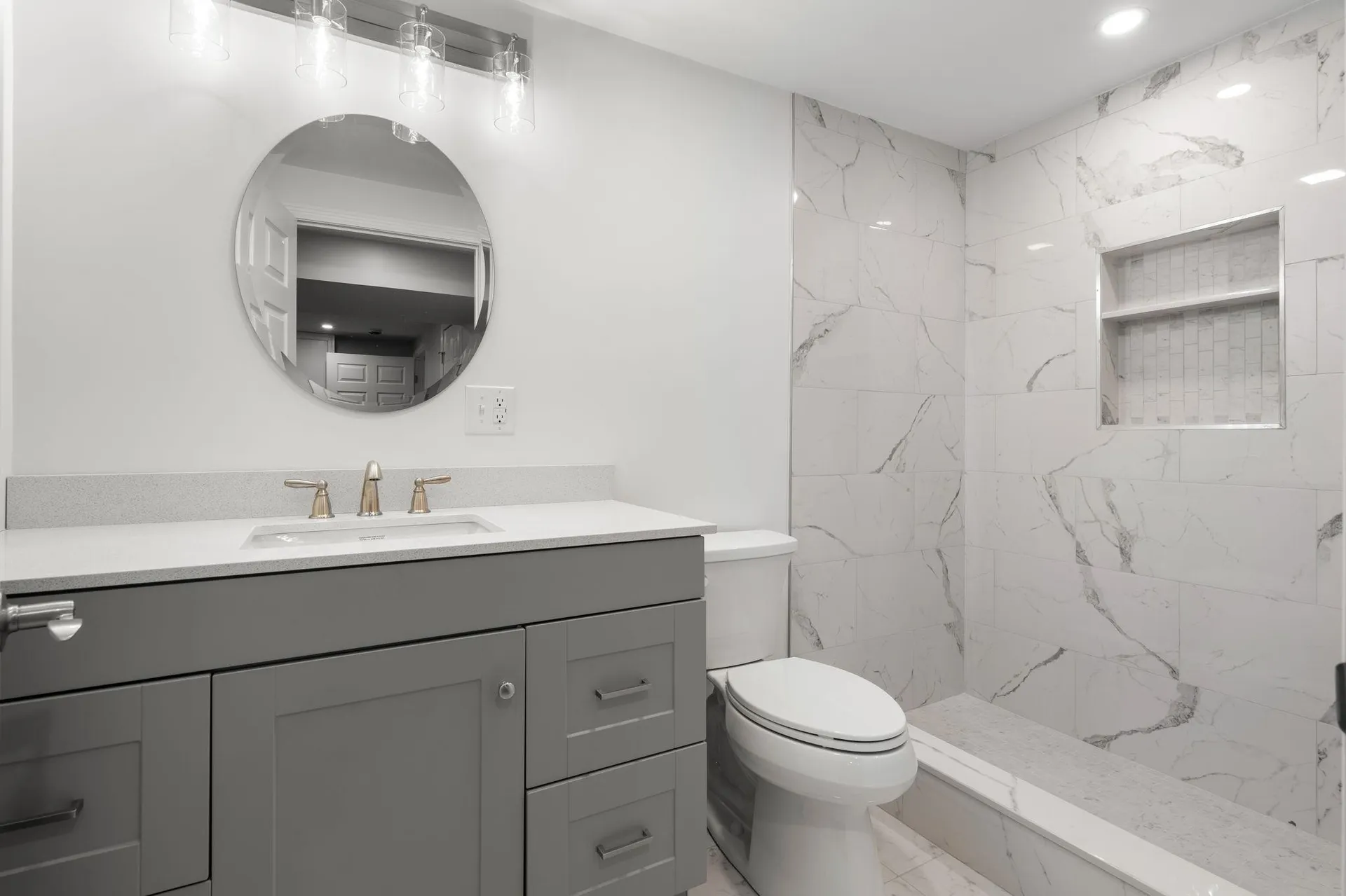 8 Spruce Street Hudson NH 03051