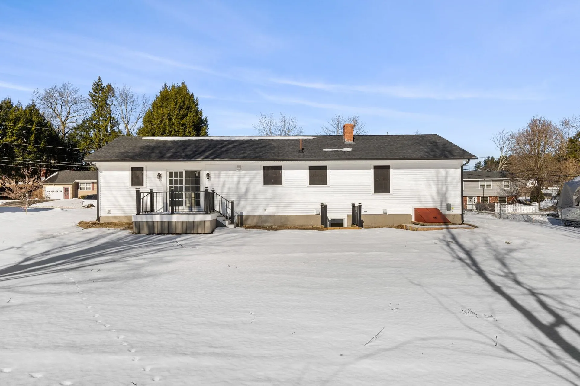 8 Spruce Street Hudson NH 03051