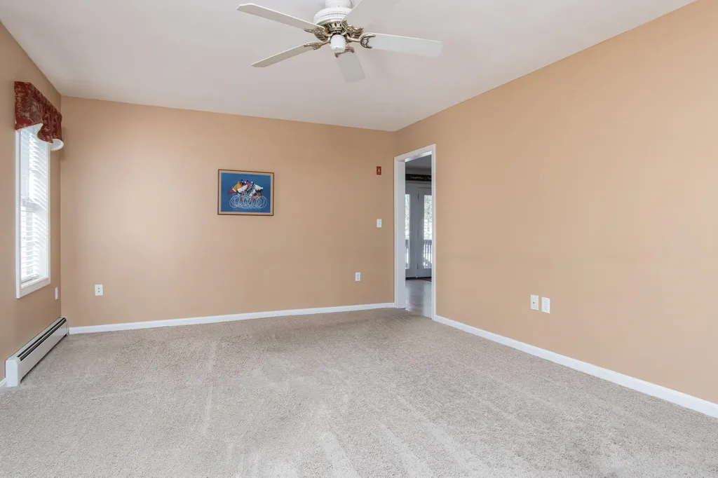 29 Colonial Drive Londonderry NH 03053