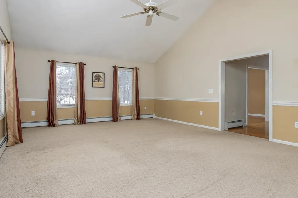 29 Colonial Drive Londonderry NH 03053