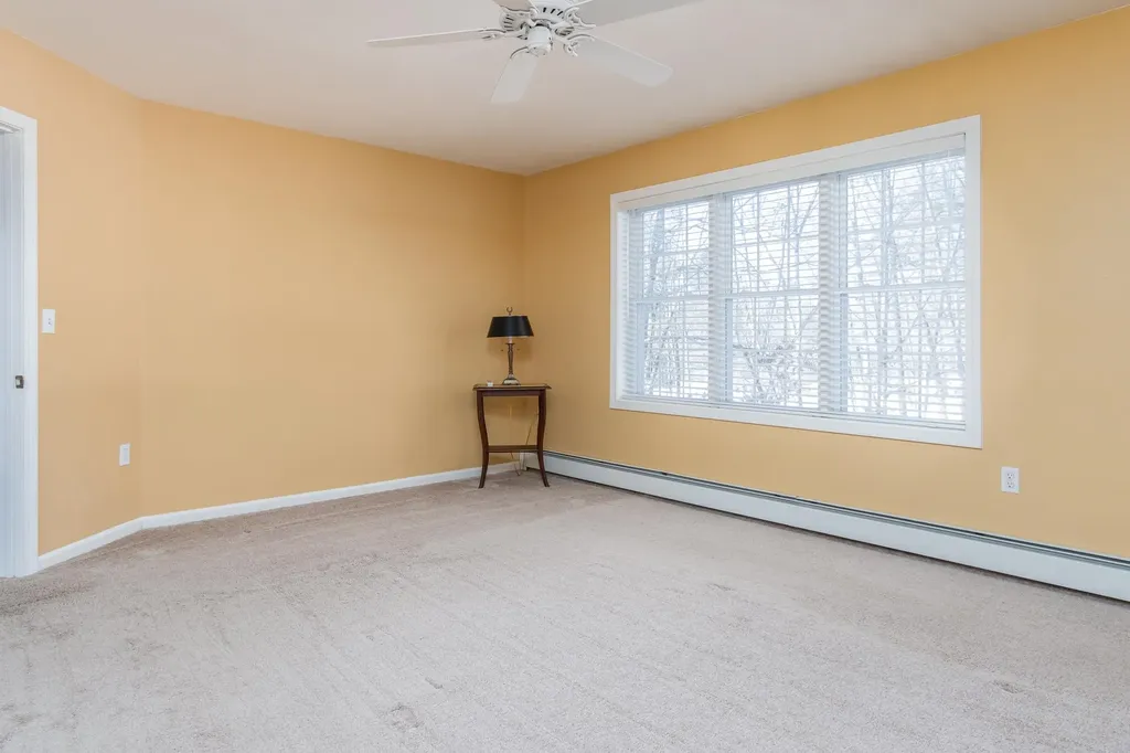 29 Colonial Drive Londonderry NH 03053