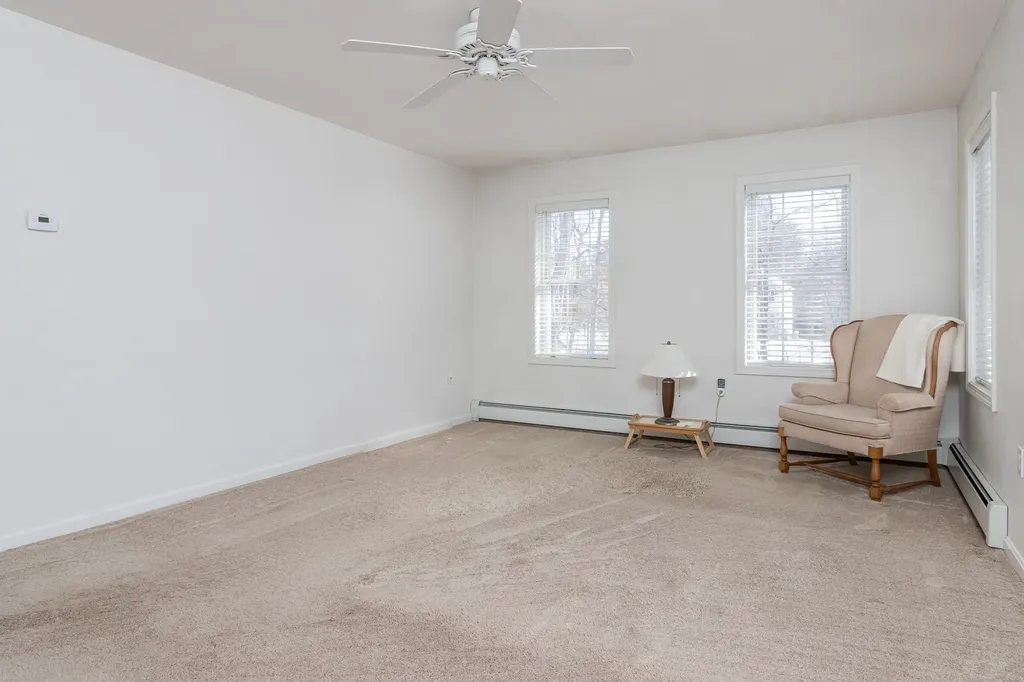 29 Colonial Drive Londonderry NH 03053