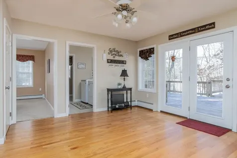 29 Colonial Drive Londonderry NH 03053