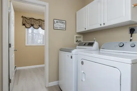 29 Colonial Drive Londonderry NH 03053