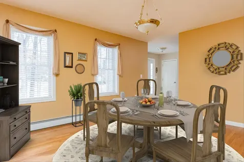 29 Colonial Drive Londonderry NH 03053