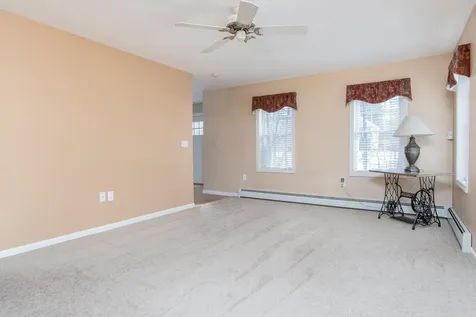 29 Colonial Drive Londonderry NH 03053