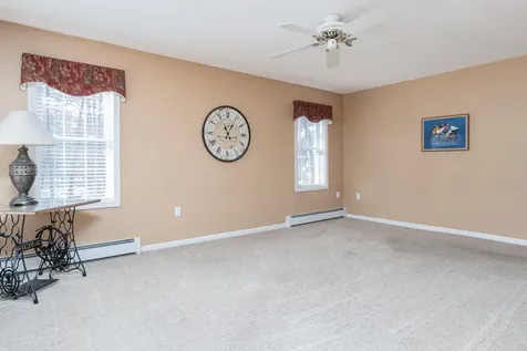 29 Colonial Drive Londonderry NH 03053