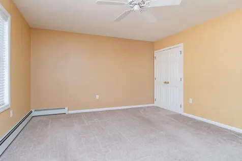 29 Colonial Drive Londonderry NH 03053