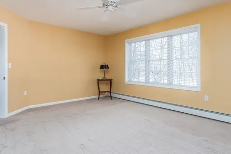 29 Colonial Drive Londonderry NH 03053