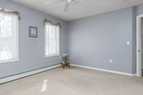 29 Colonial Drive Londonderry NH 03053