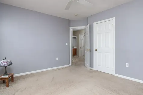 29 Colonial Drive Londonderry NH 03053