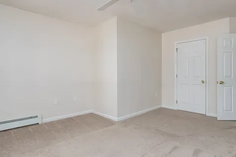 29 Colonial Drive Londonderry NH 03053