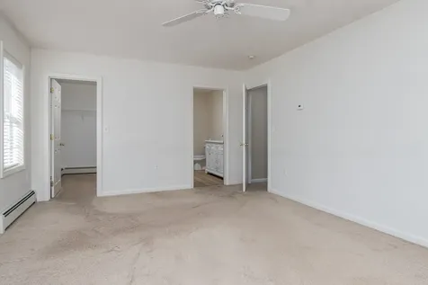 29 Colonial Drive Londonderry NH 03053