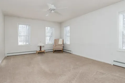 29 Colonial Drive Londonderry NH 03053