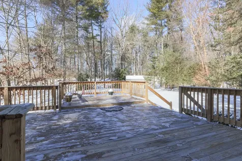 29 Colonial Drive Londonderry NH 03053