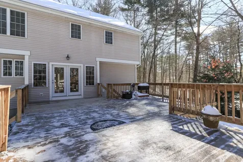 29 Colonial Drive Londonderry NH 03053