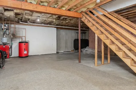 29 Colonial Drive Londonderry NH 03053